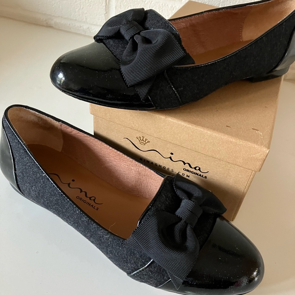 Timeless Nina Black Patent and Wool Bow Loafers size 8